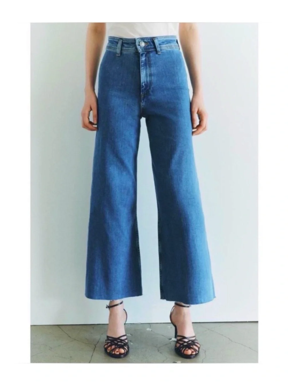 ZARA High Rise Wide Leg Crop Jeans - Picture 2 of 6